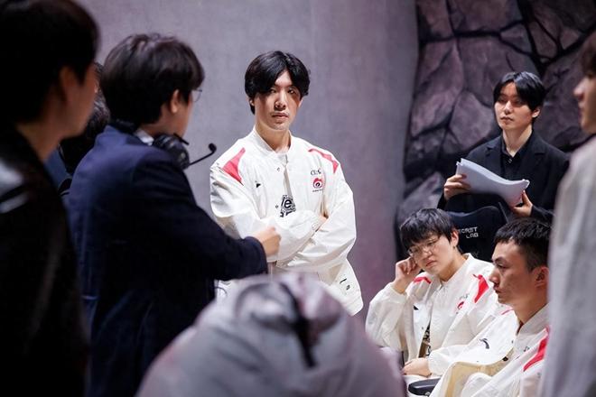 展示了其超 展示了其超